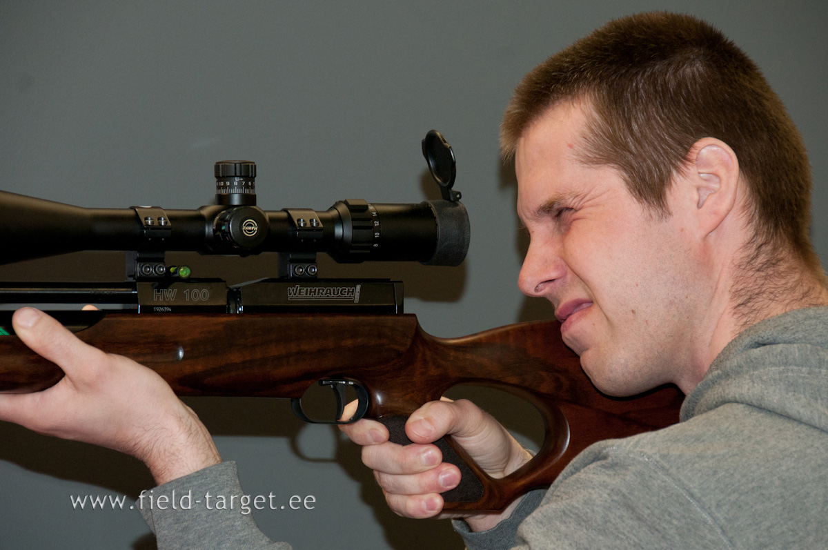 Roheline vidin optika esimese kinnitusjala juures on lood